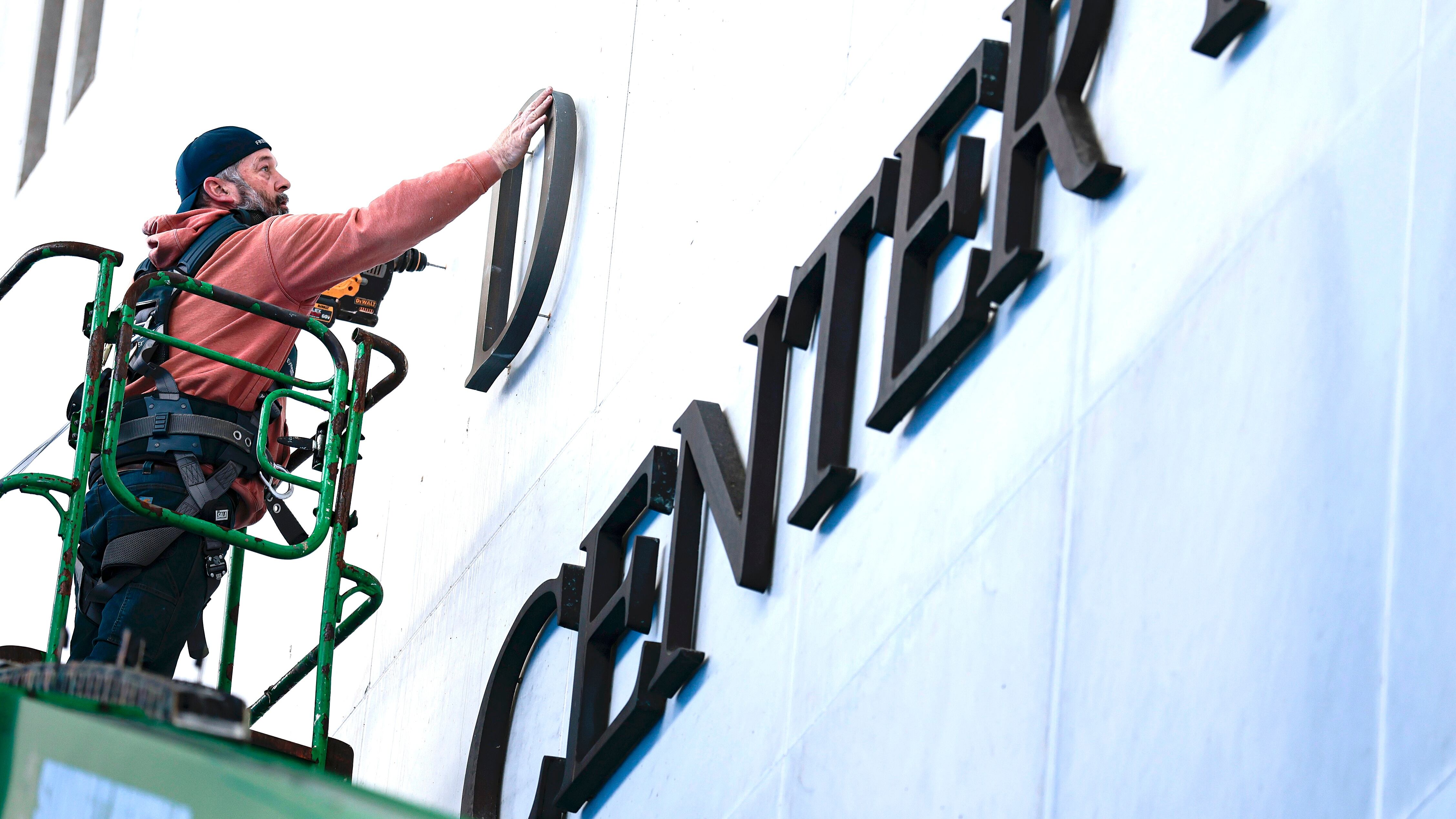 Trump’s tacky Kennedy Center rebrand immediately runs into legal trouble<br><br>