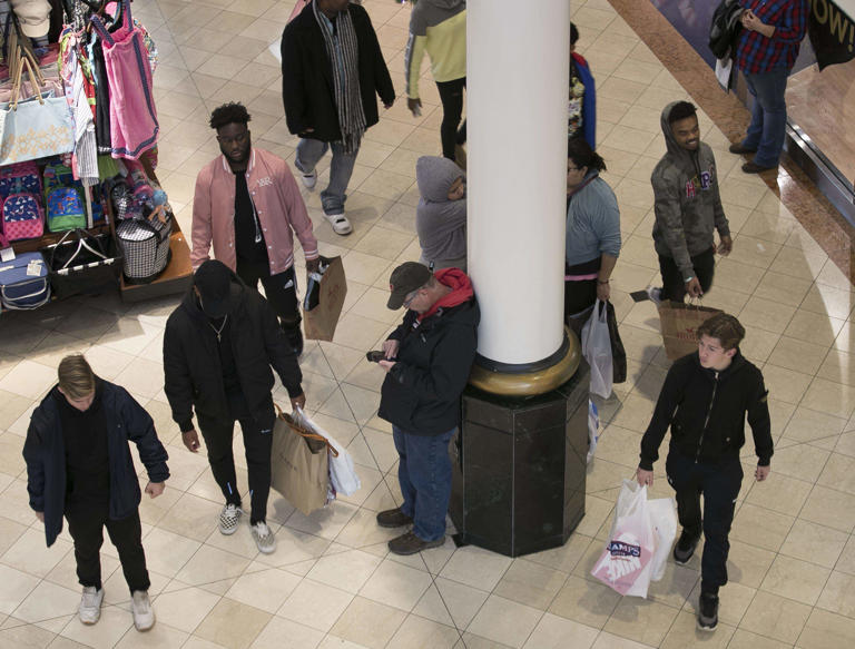 Here are last-minute Christmas Eve shopping hours at Triangle stores ...