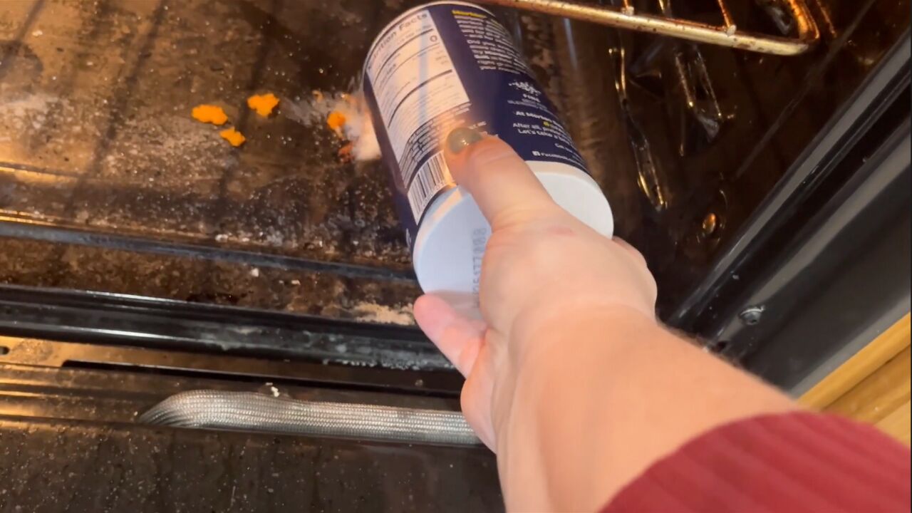 Pour salt into your oven (genius!)