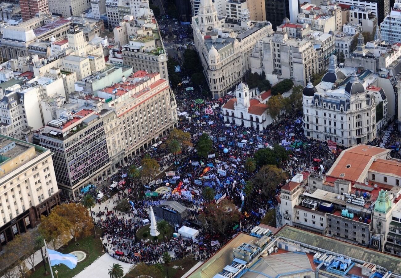 La CGT convocó a un paro general contra la reforma laboral de Javier ...