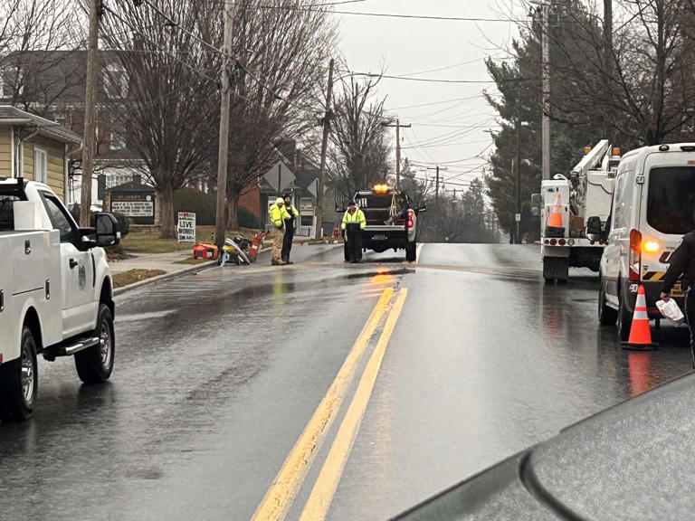 Water main break shuts down road
