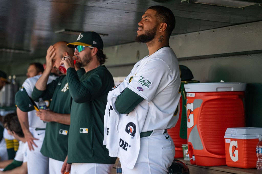 The Dodgers signed a 6-foot-7 pitcher in free agency<br><br>