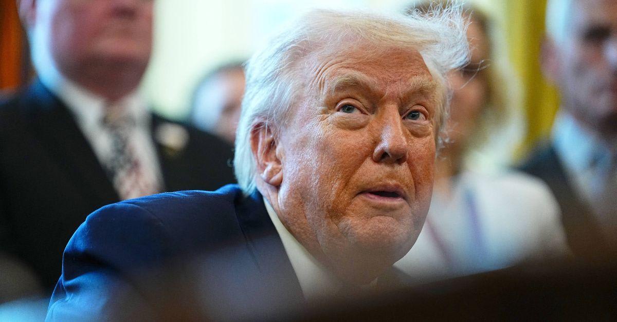 'Frail' Donald Trump dragged for failing to 'blend' makeup on his hand ...