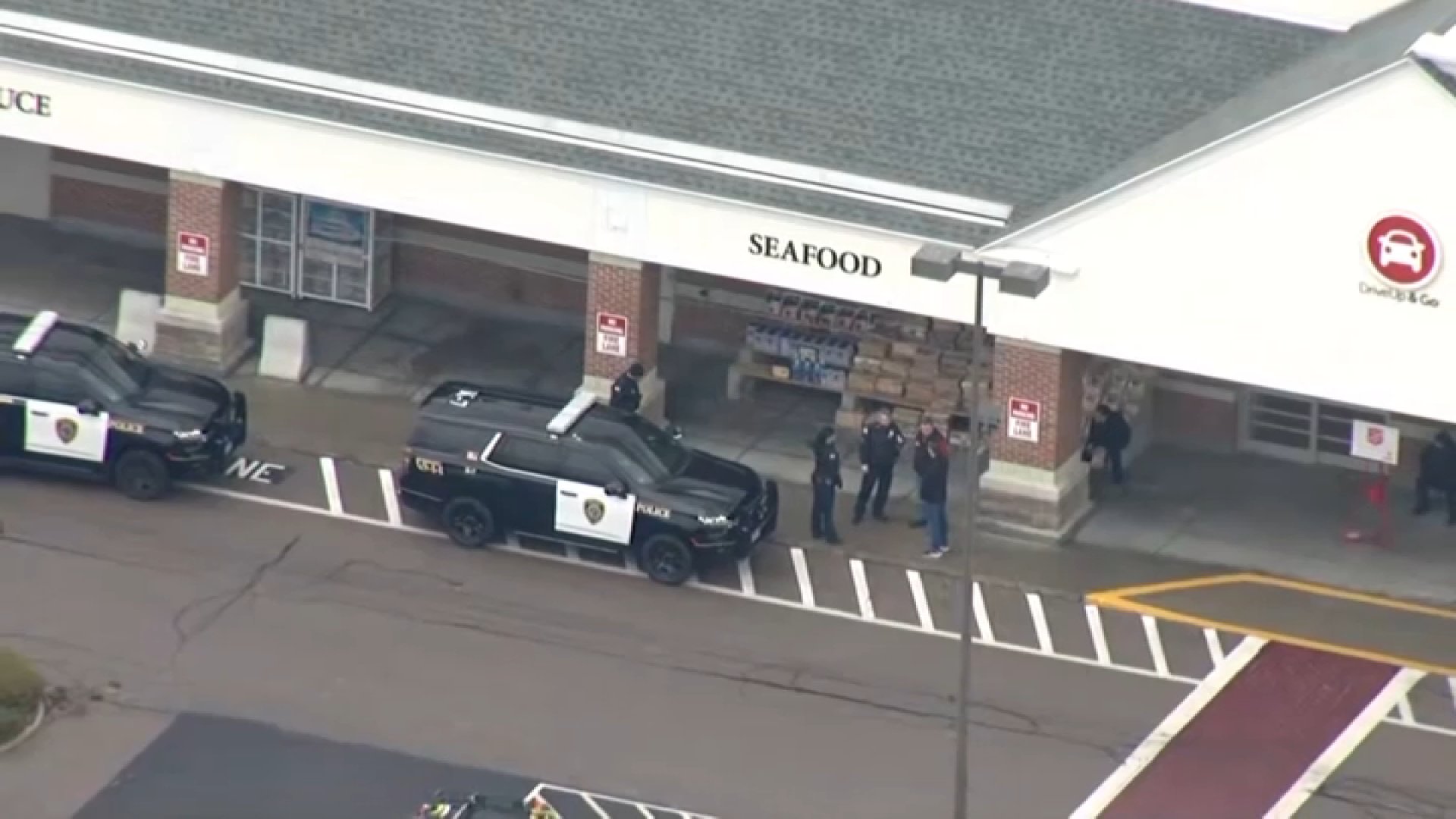 Man threatened person with a gun near entrance to Shaw's in Medway ...