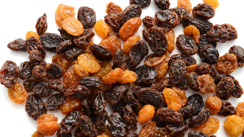Purple vs golden raisins: What's the difference?
