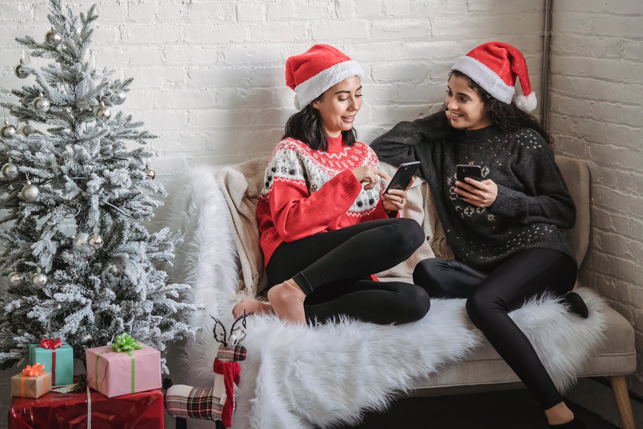 What to wear on Christmas: Stylish Christmas outfits & holiday fashion ...