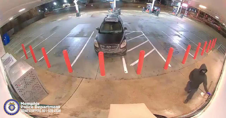Gas station robbery suspect caught on camera