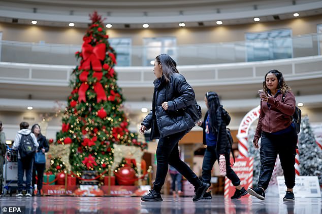 Thousands of Christmas flights are canceled as America's most ...