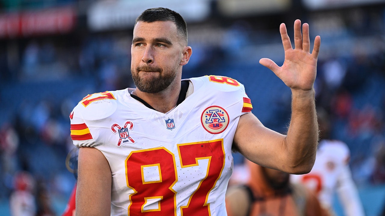 Travis Kelce may be playing his final Chiefs home game as coaches remain coy about future<br>