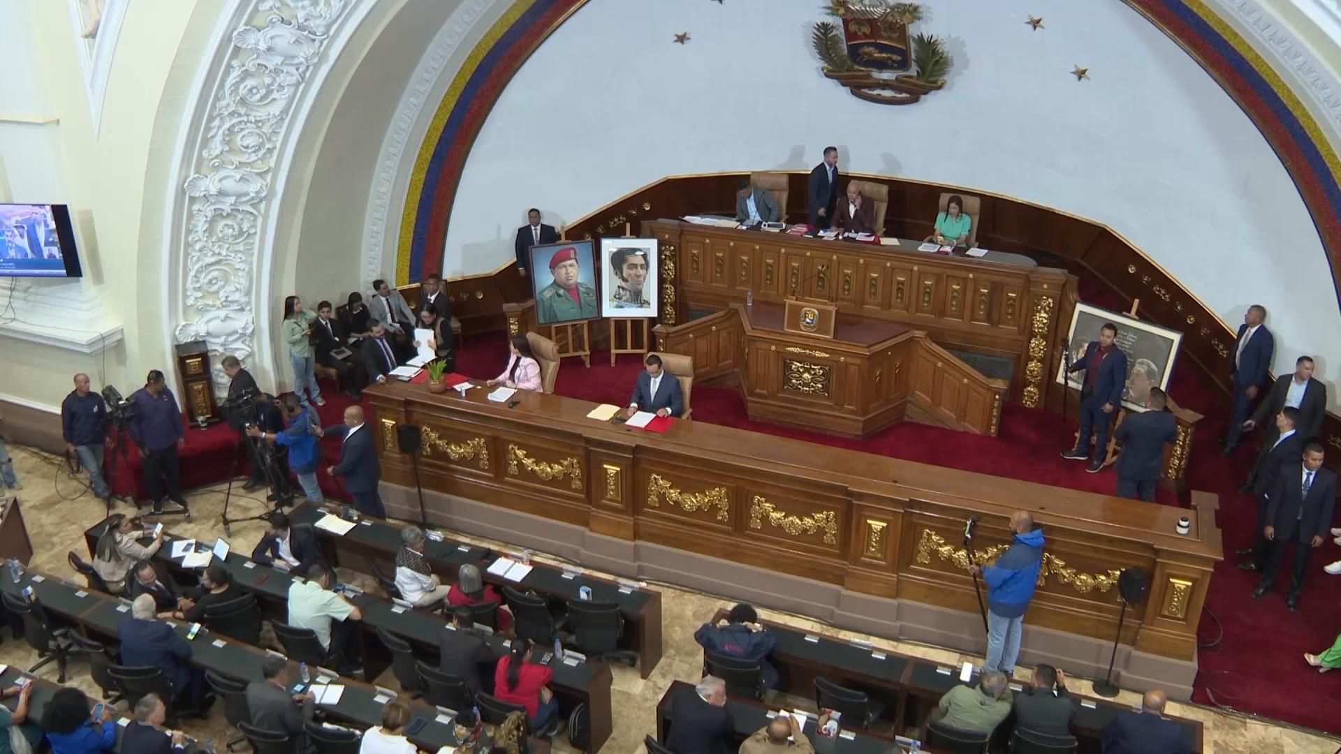 Venezuelan National Assembly passes law against piracy and blockades amid escalating US campaign<br><br>