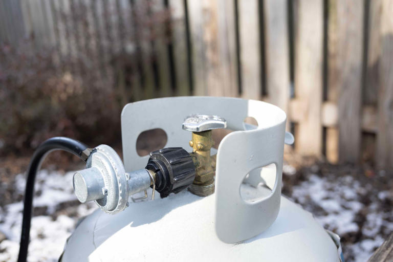 Can you leave your propane tank outside during winter? What the pros say