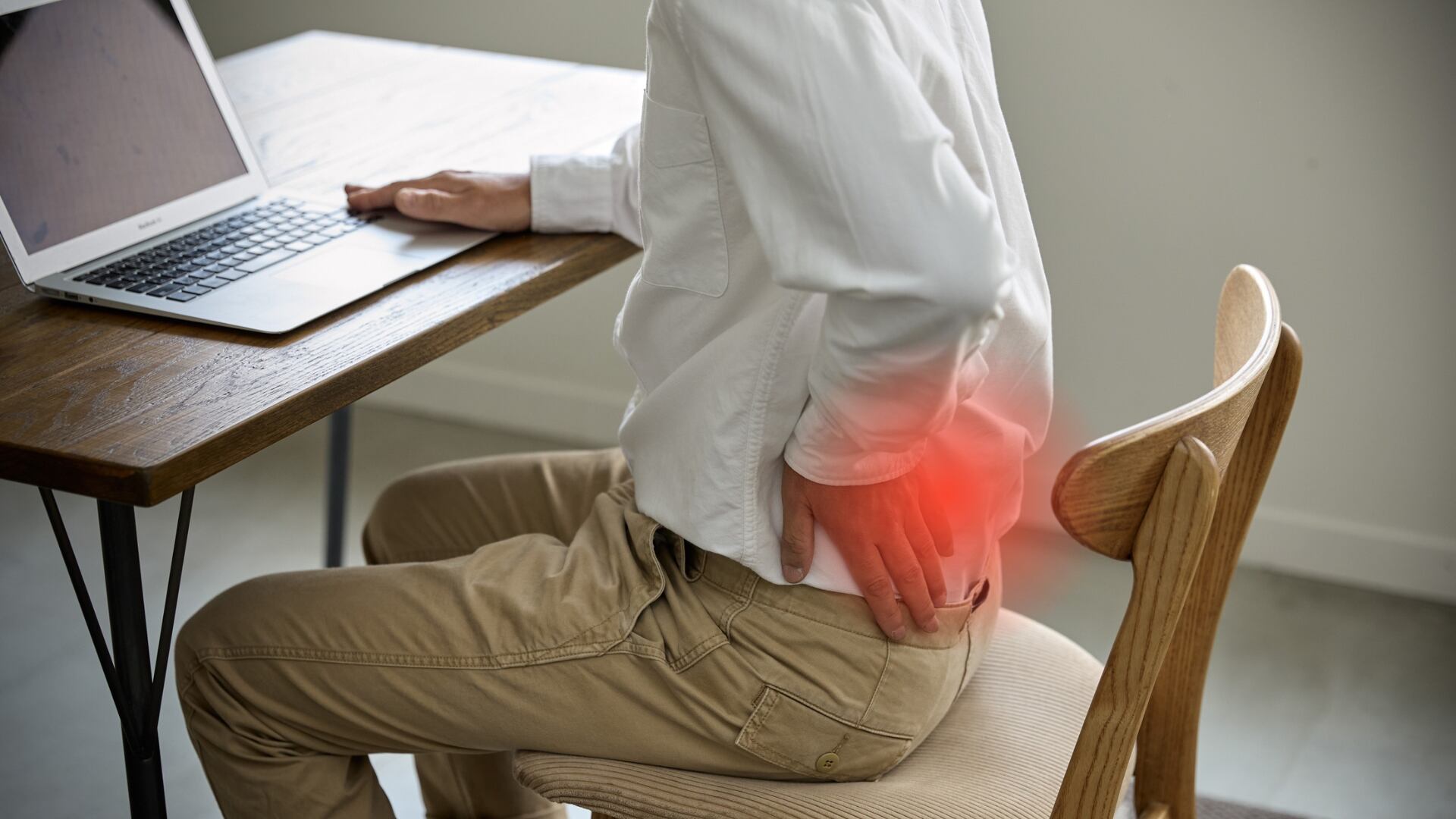 ¿Qué provoca la ciática y qué hacer para reducir el dolor en casa?