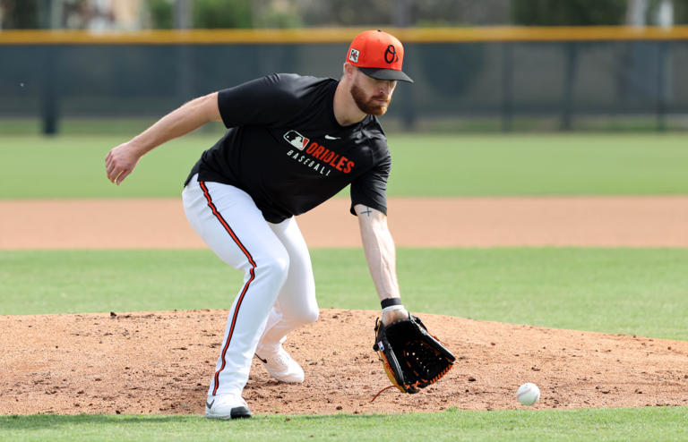 Phillies to sign Levi Stoudt to minor league deal