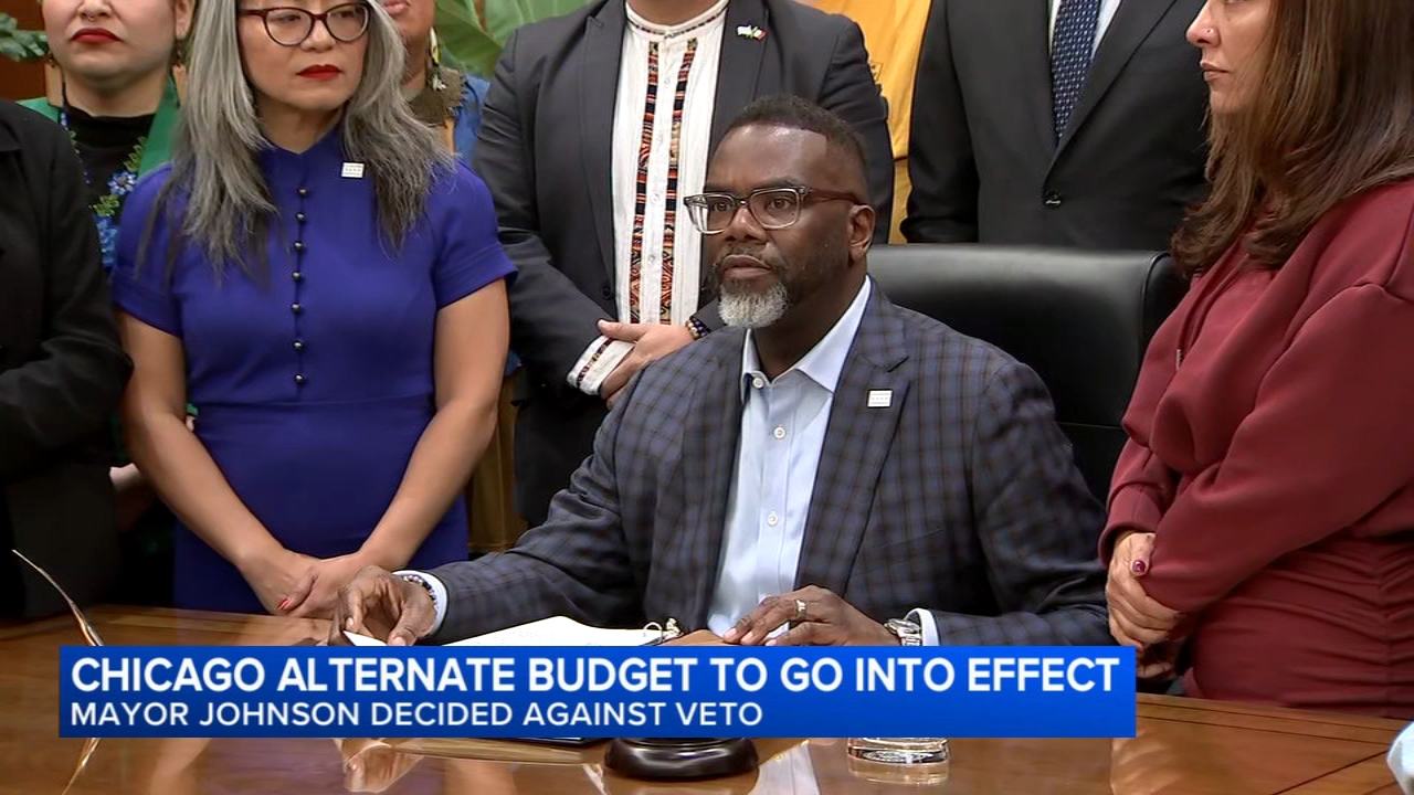 Mayor Johnson to move forward with alternate Chicago budget, signs 2 ...