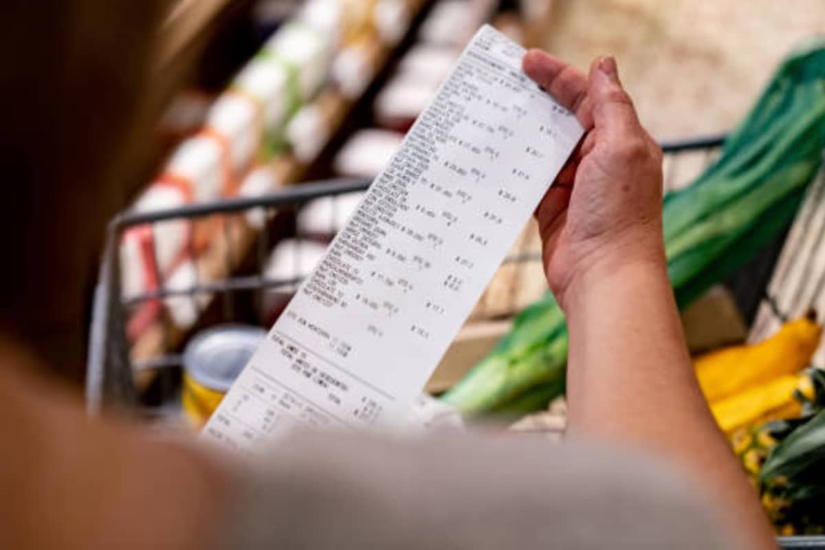 You can earn cash prize for collecting shopping receipts in this