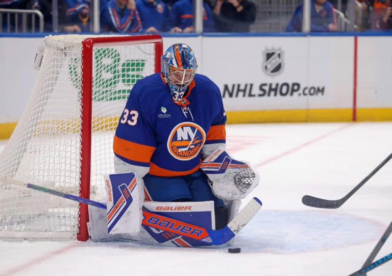 Late goal, strong goaltending send Islanders into Christmas break with ...