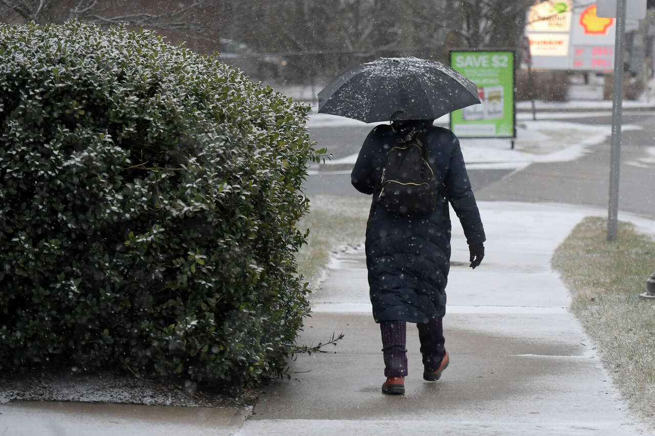 How much snow did Connecticut get on Tuesday?<br>