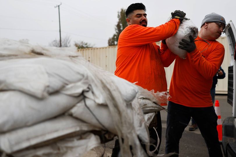 SoCal officials urge residents to heed evacuation warnings ahead of ...