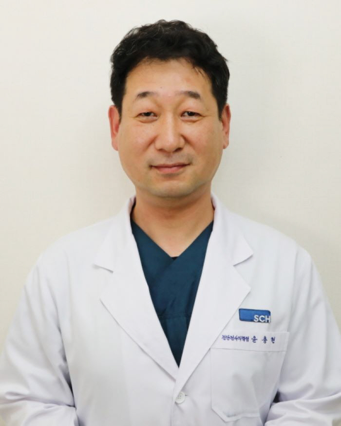 Yoon Choong-hyun, deputy director of Soonchunhyang University Cheonan ...