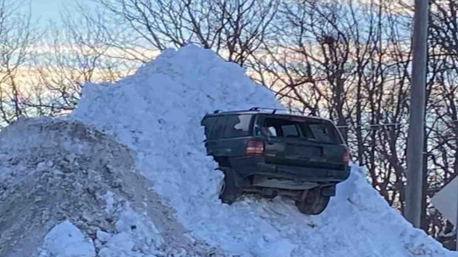25 people who forgot how to drive the second snow fell