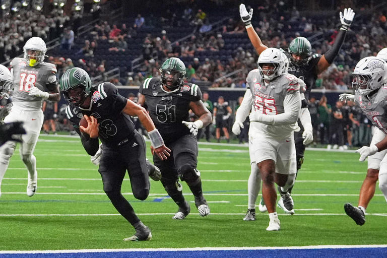 Sieh Bangura runs for 149 yards and a score, helps Ohio beat UNLV 17-10 ...