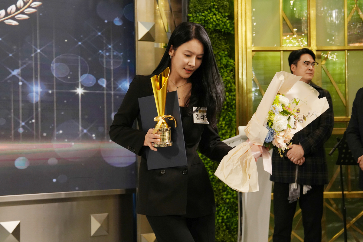 At the 8th Asia Leader Awards 2025, RIAZOA CEO Kim Ria wins the video ...