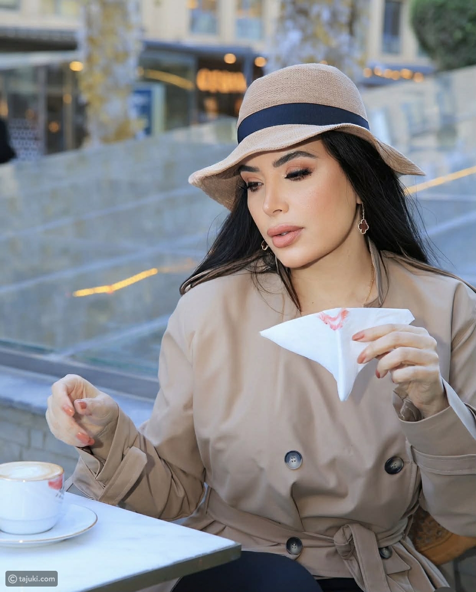 عبير صبري بالشعر المنسدل وستايل الكاو جيرل