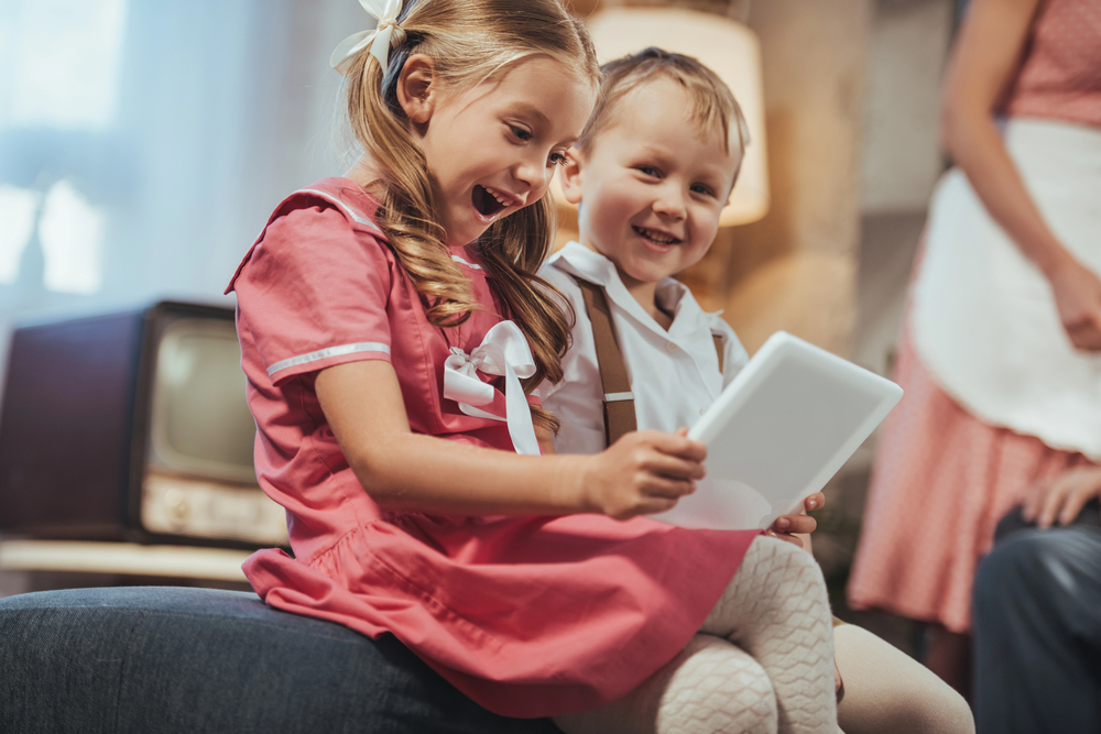 Curated visual reference: Visual Reference: 15 Mistakes Parents Make With Screen Time