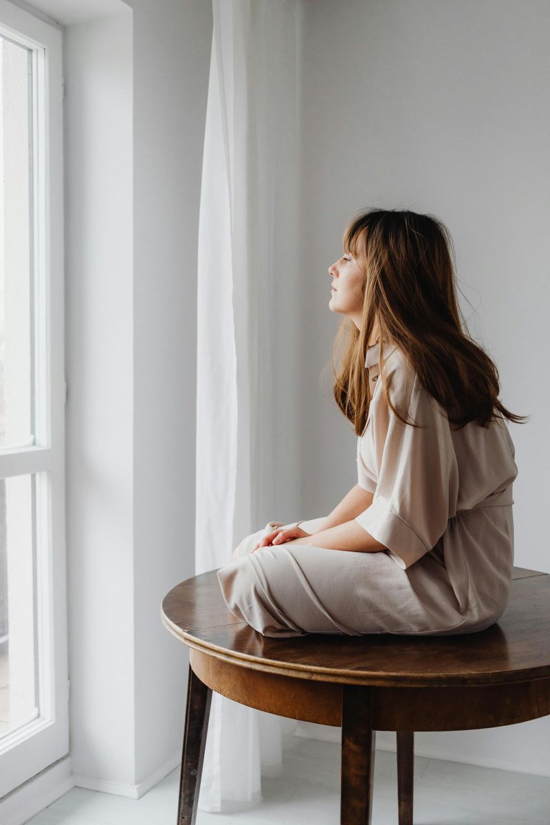 11 quiet signs a wife isn't happy at home anymore