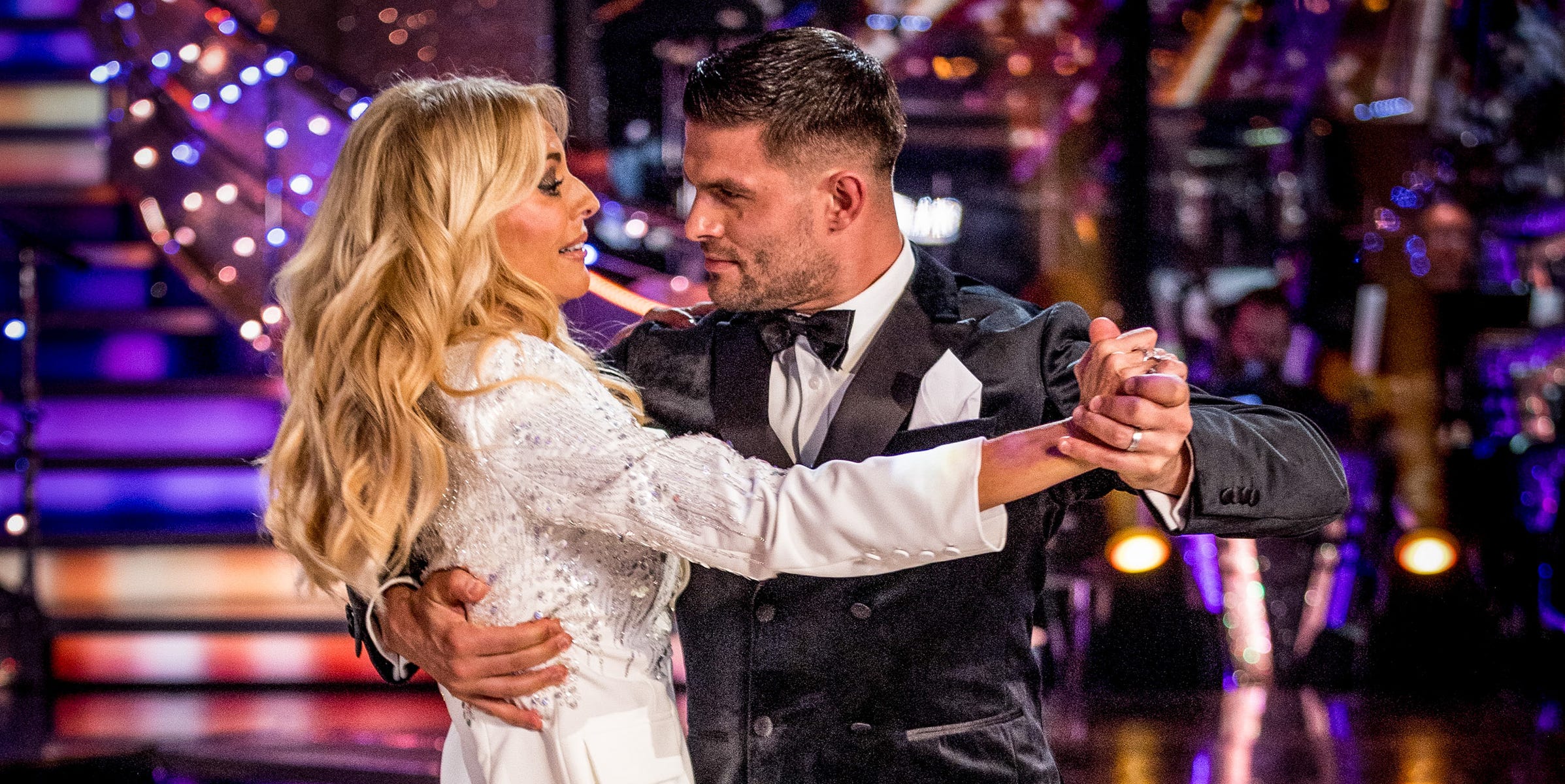 Tess Daly is back on Strictly Come Dancing for Christmas but this time ...
