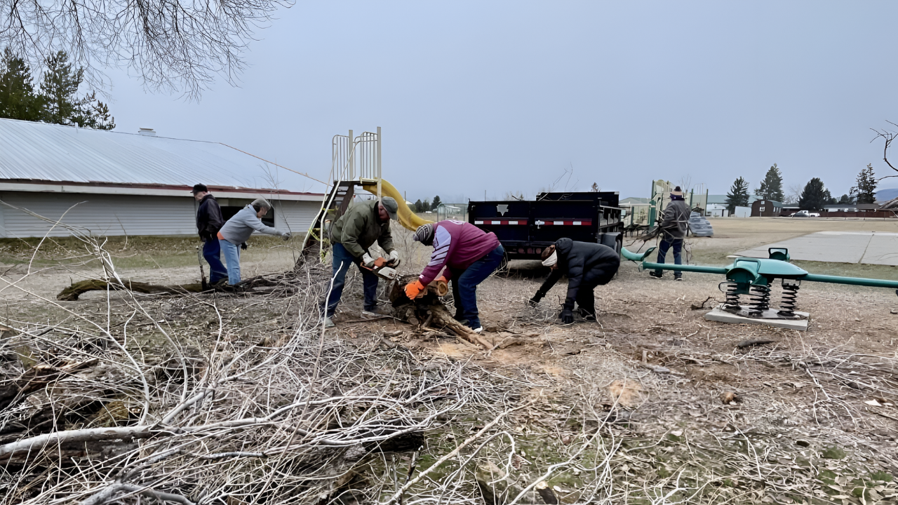 Montana declares statewide disaster — record 90 MPH winds slam all 56 counties, tens of thousands lose power<br><br>