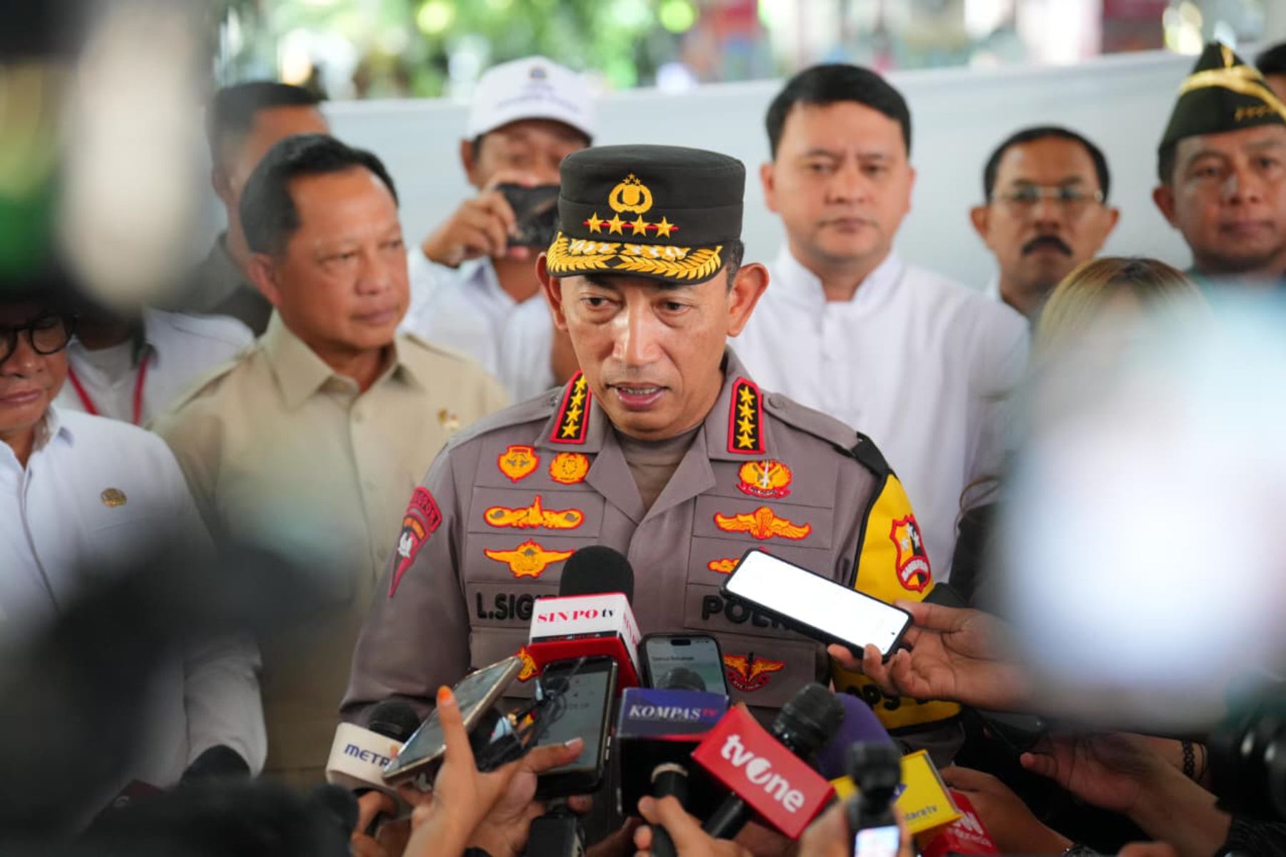 Kapolri Jenderal Polisi Listyo Sigit Prabowo saat menyampaikan keterangan kepada awak media pada Rabu (24/12). (Polri)