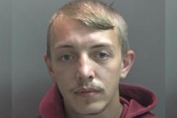 'Violent offender' who punched teen girl in face during robbery jailed