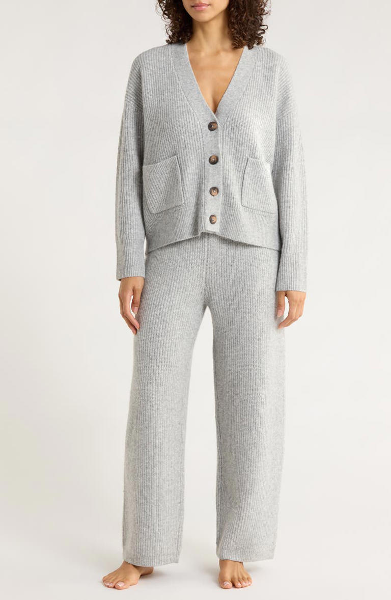 15 basics every stylish woman knows to update at the beginning of the year