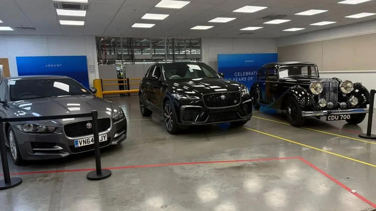 Jaguar chiude un capitolo storico: a Coventry nasce l’ultimo modello ...