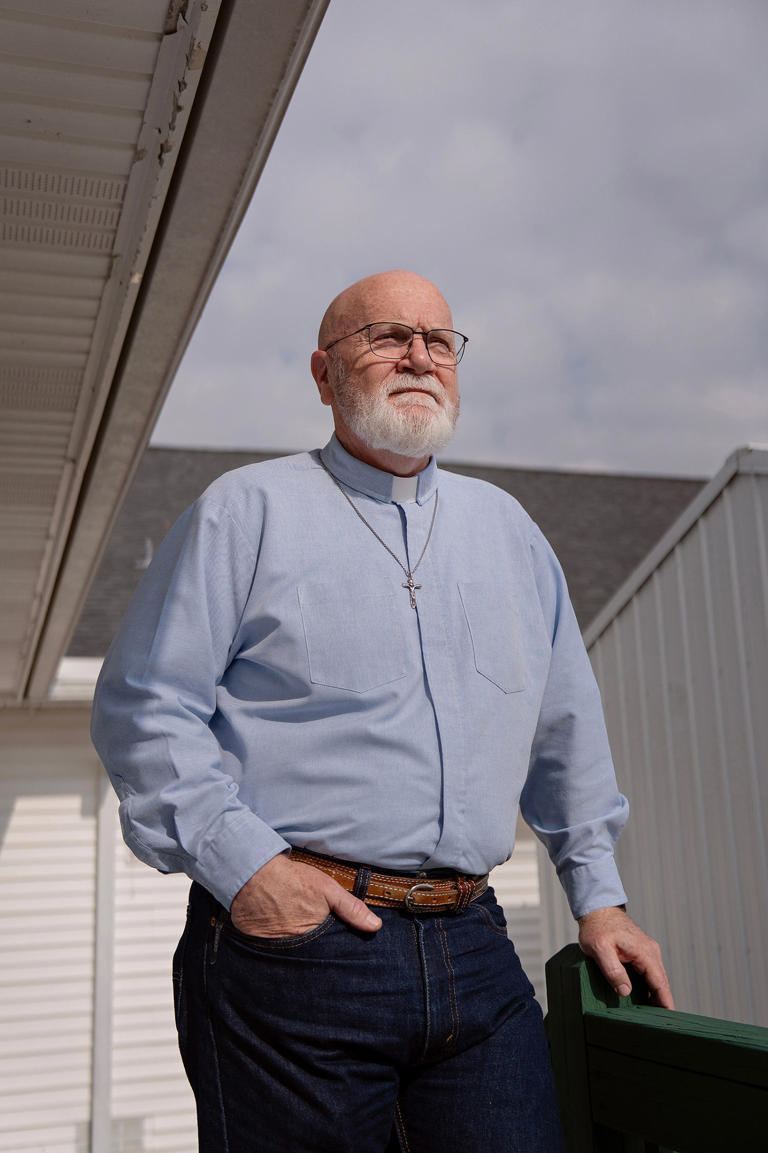 Brian Wharton, pastor de la Iglesia Metodista Unida, era detective de policía cuando investigó a Robert Roberson en 2002. (Danielle Villasana para NBC News)