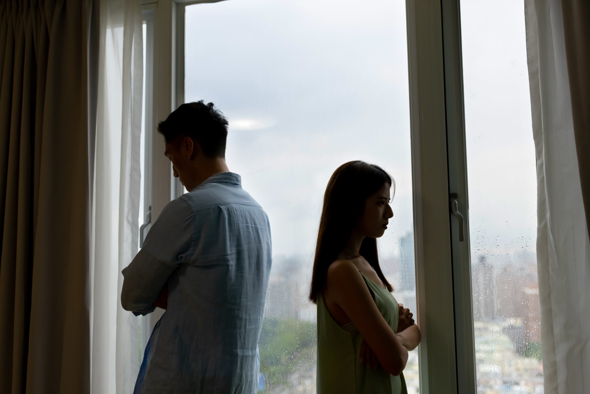 Avoid these social mistakes to make a good impression