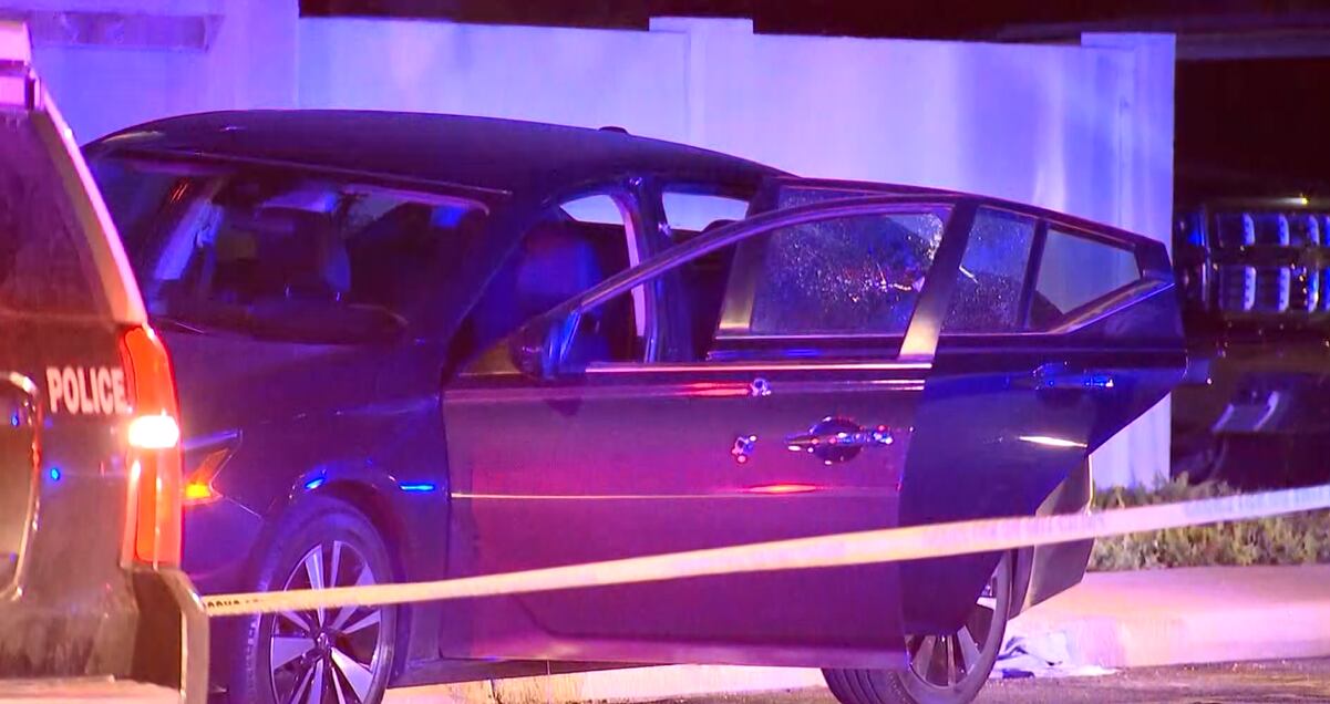Two teens arrested after Mesa shooting leaves 1 dead, 2 hurt