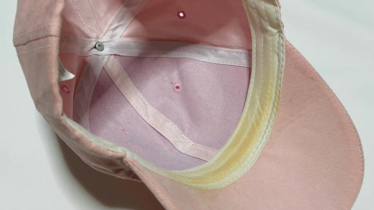 This easy way to clean & remove sweat stains from baseball hats works ...