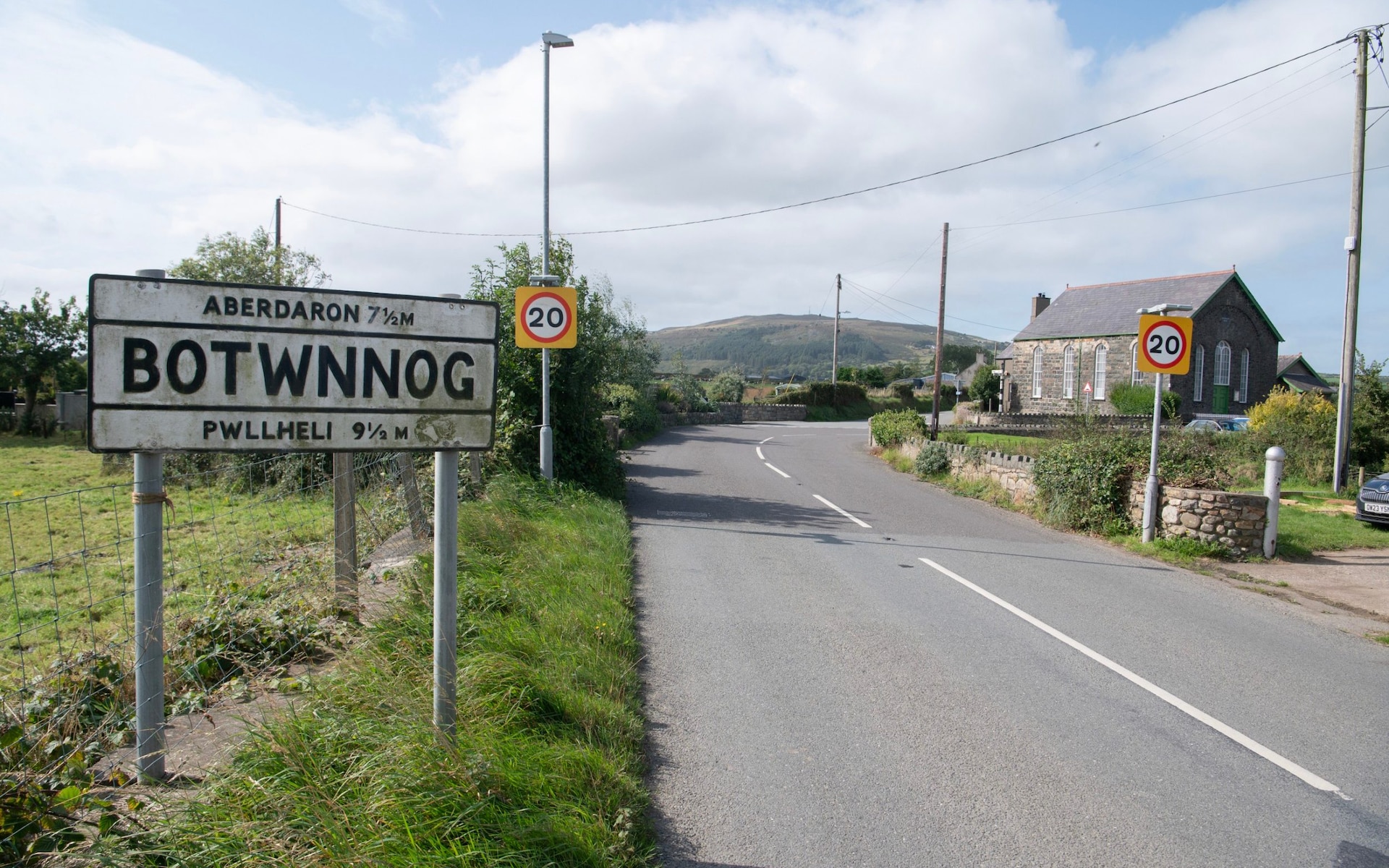 Council tries to stop non-Welsh speakers moving to village<br>