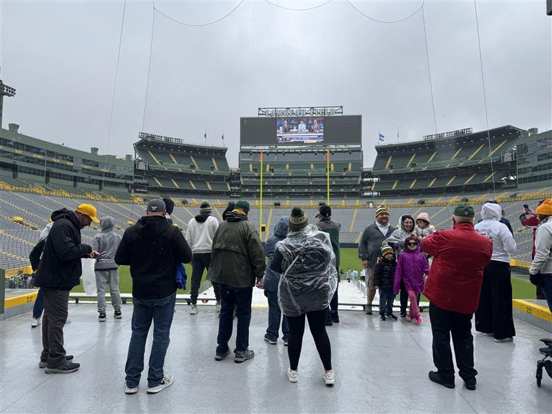 Warmer than usual weather for Packers-Ravens game; rain still uncertain