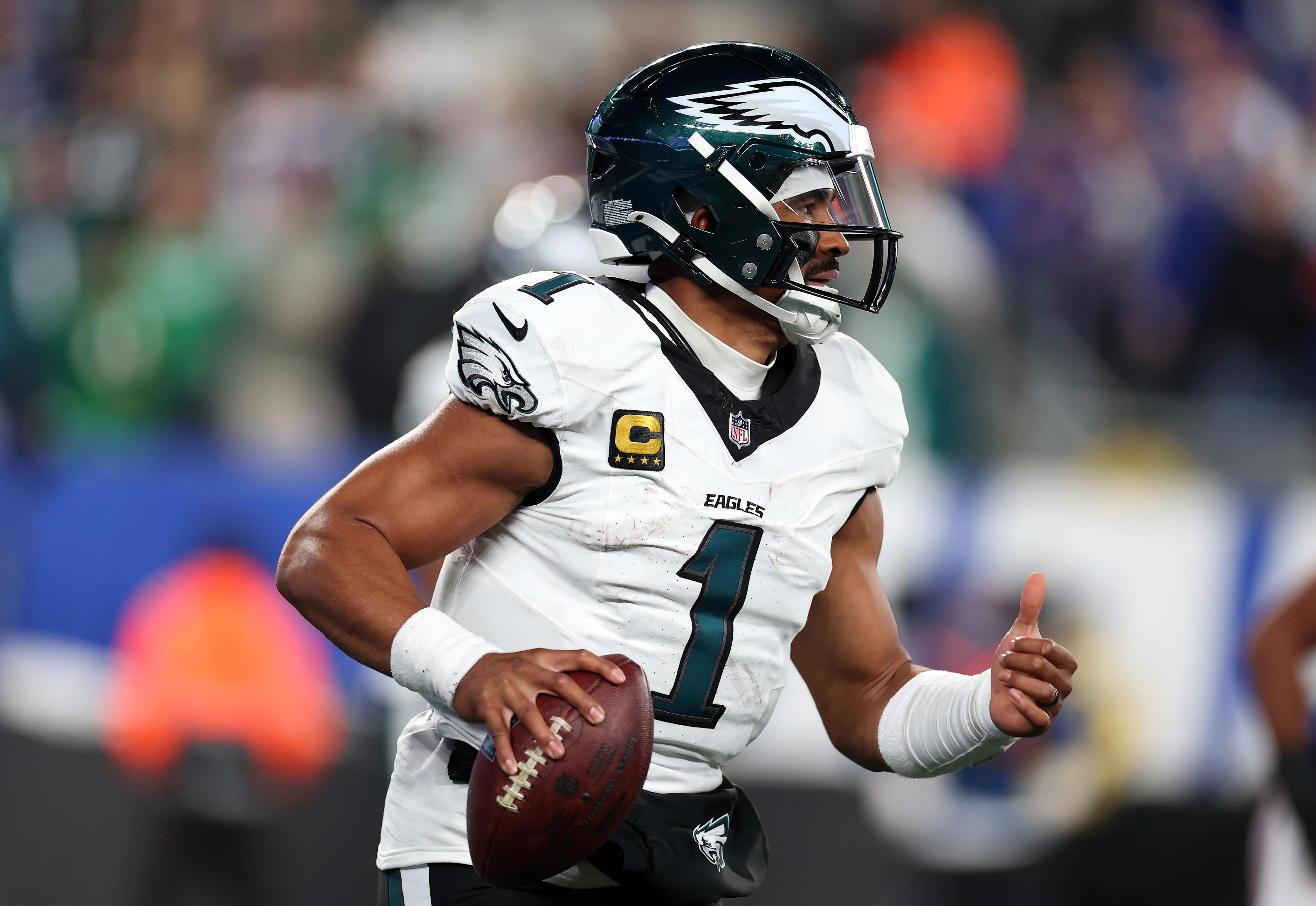 eagles-announce-uniform-combination-for-huge-matchup-vs-bills-in-week-17