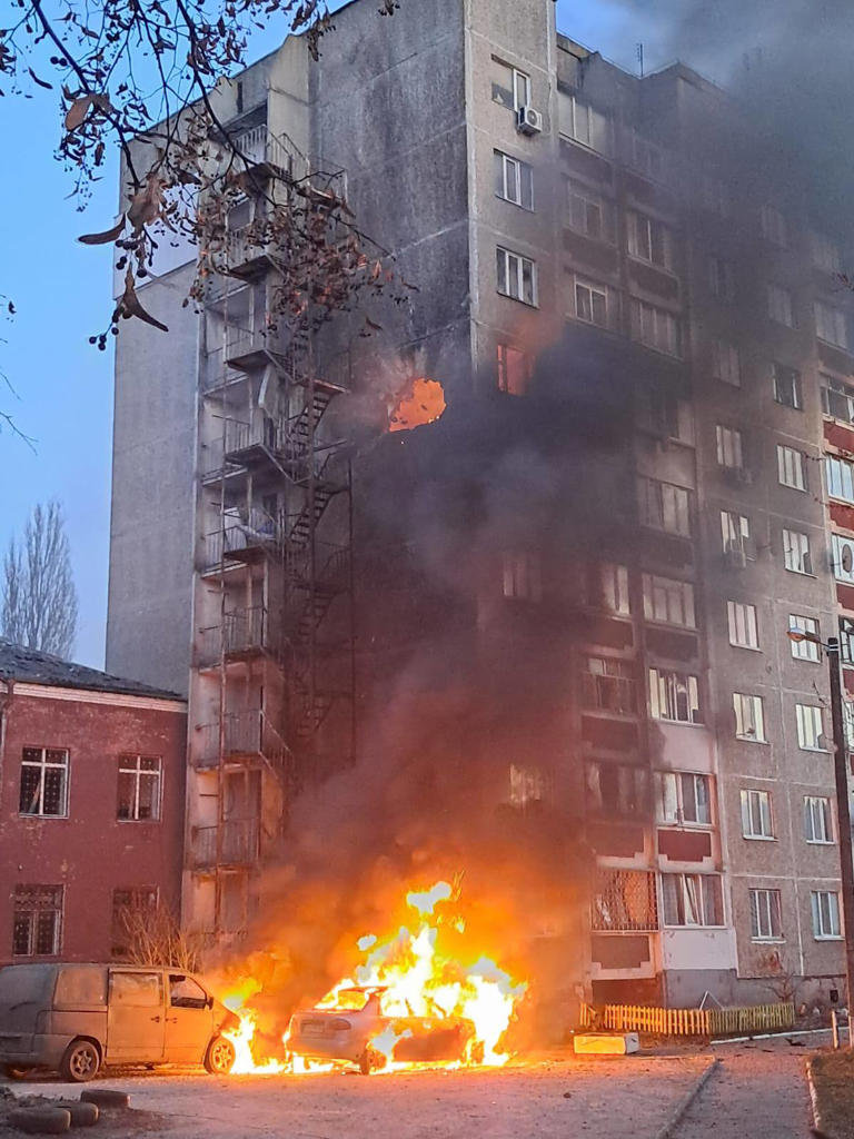 Ukraine's Chernihiv under Russian attack again: Multi-story building on ...