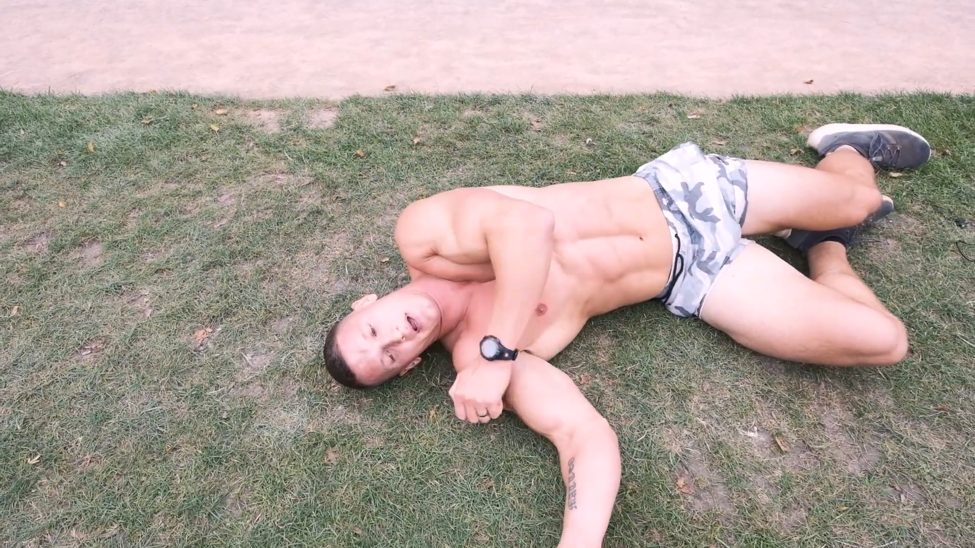 Bodybuilder tries the US Army fitness test - and gets humbled