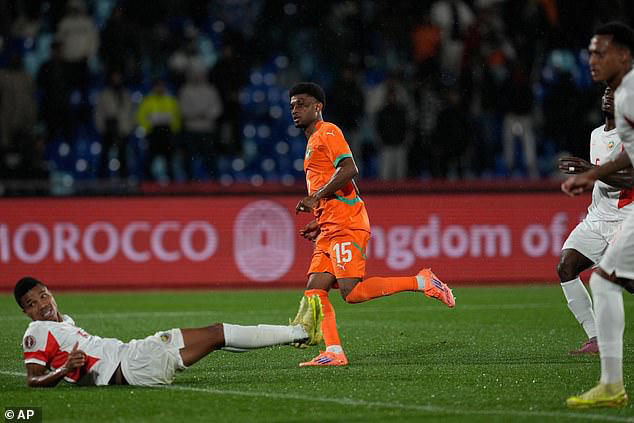 La estrella del Manchester United marca el gol del triunfo para Costa de Marfil, vigente campeona de la AFCON, y comienza la defensa del título con estilo.