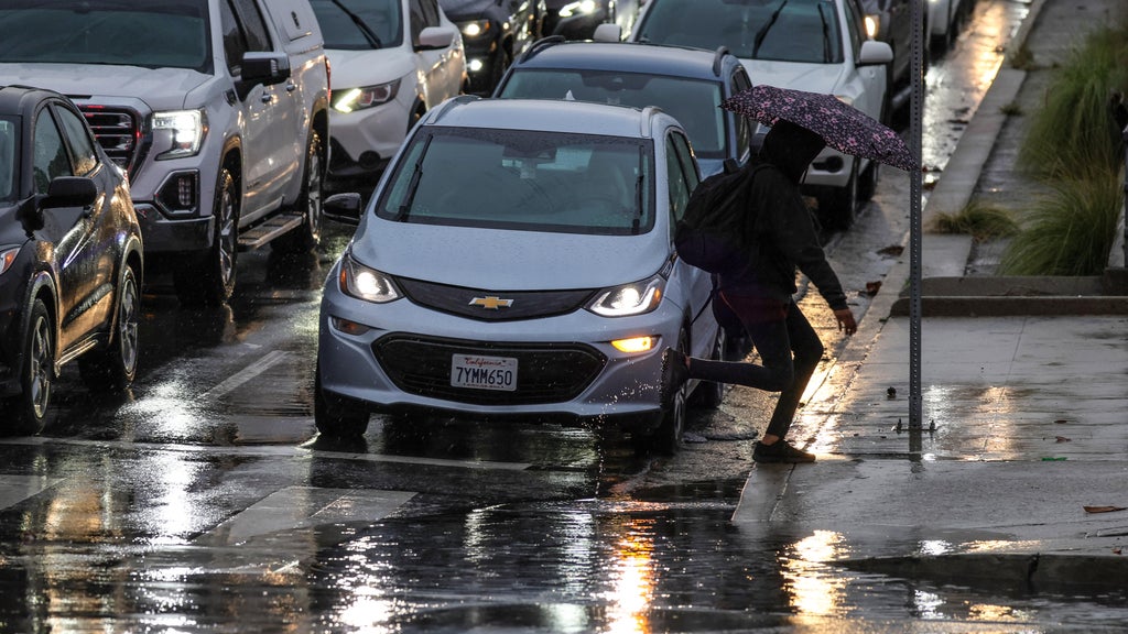 Powerful winter storm arrives in Southern California for Christmas ...