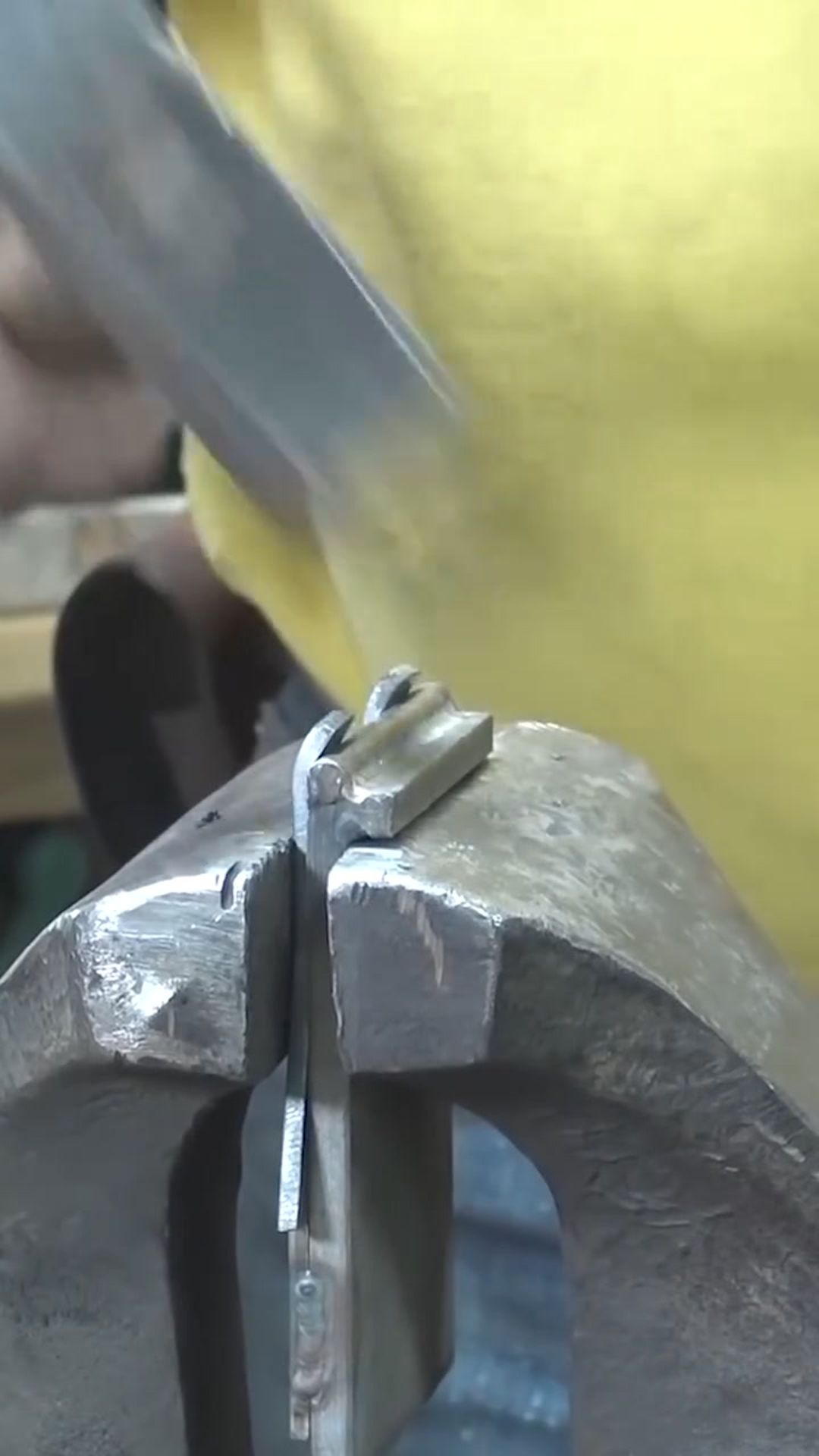 Mastering precision in every hinge