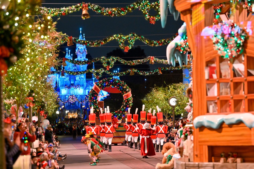 Gwen Stefani, Nicole Scherzinger & more to perform at Disney Christmas Day Parade: How to watch<br><br>