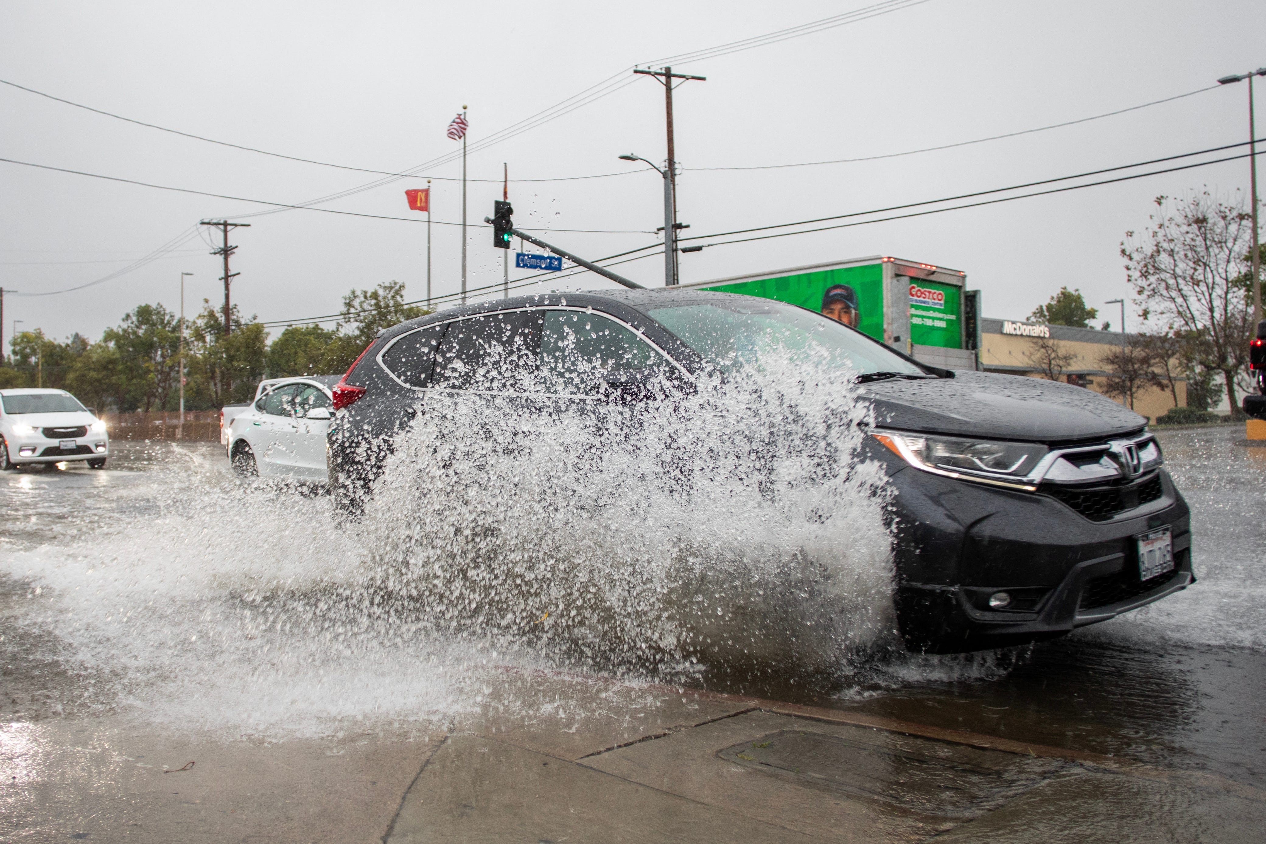 Strong atmospheric river brings heavy rain, snow, wind to California