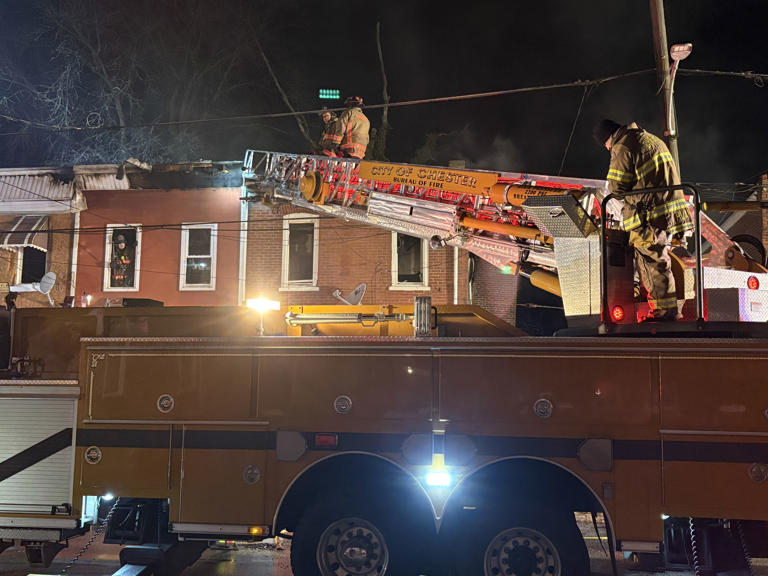 Multiple people displaced after fire spreads to 4 homes in Chester